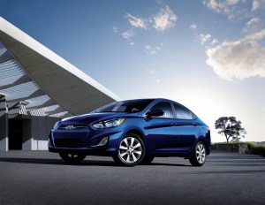 4-door sedan reviews, Hyundai Accent 4-door sedan