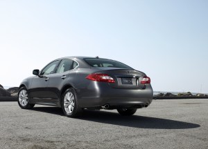 2012 Infiniti M56