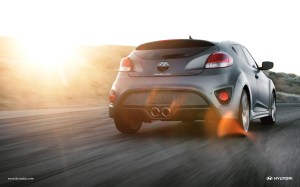 Veloster looks good from the rear too. Love the twin pipes!