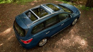 Dual sunroofs are available on the Pathfinder.