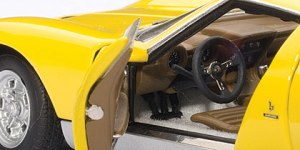 The interior is nicely detailed for 1:43 scale too.