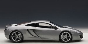 Those big scoops are beautifully styled and look mean!