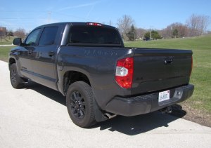 Toyota Tundra, pickup Chevy Silverado, GMC Sierra, Nissan Titan, Ford F-150