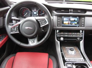 2016 Jaguar XF R-Sport