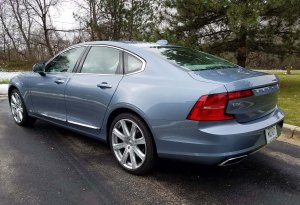 2017 Volvo S90
