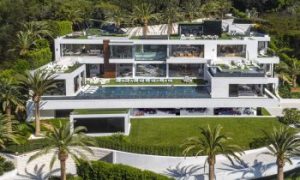 250 million dollar mansion, $250M mansion, Homes for the hyper-rich, collector cars, exotic cars