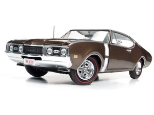 Auto World Oldsmobile Cutlass S