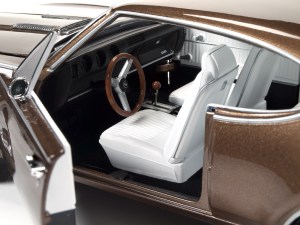 Auto World Oldsmobile Cutlass S