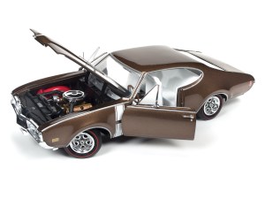 Auto World Oldsmobile Cutlass S