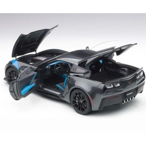 Autoart Chevrolet Corvette Grand Sport