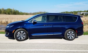 2018 Chrysler Pacifica plug-in hybrid