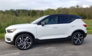 2019 Volvo XC40 AWD R=Design