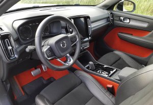 2019 Volvo XC40 AWD R=Design