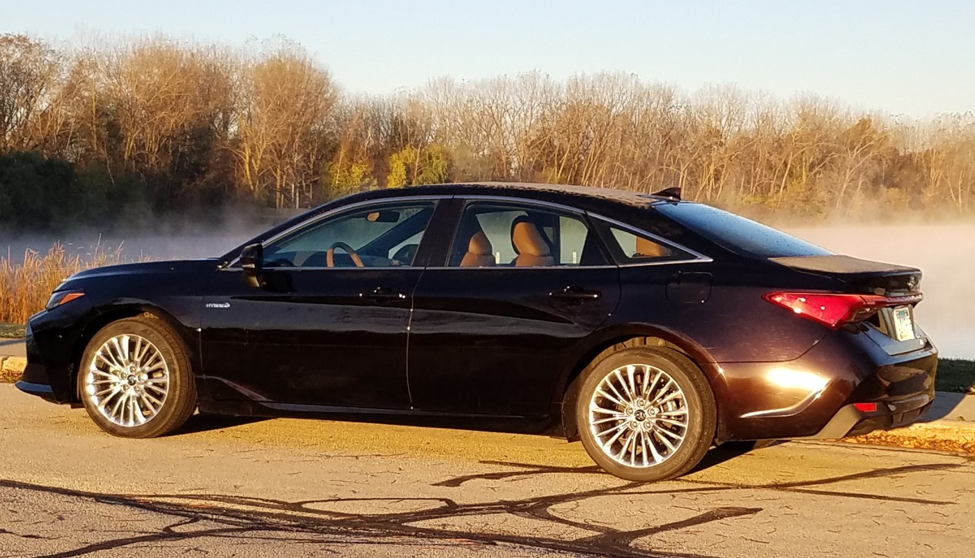 2019 Toyota Avalon Hybrid