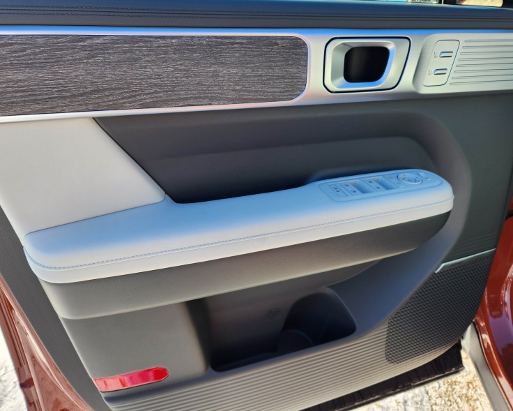 Hyundai's new Santa Fe adds a hybrid system while going all cubist on its designs, but WOW!