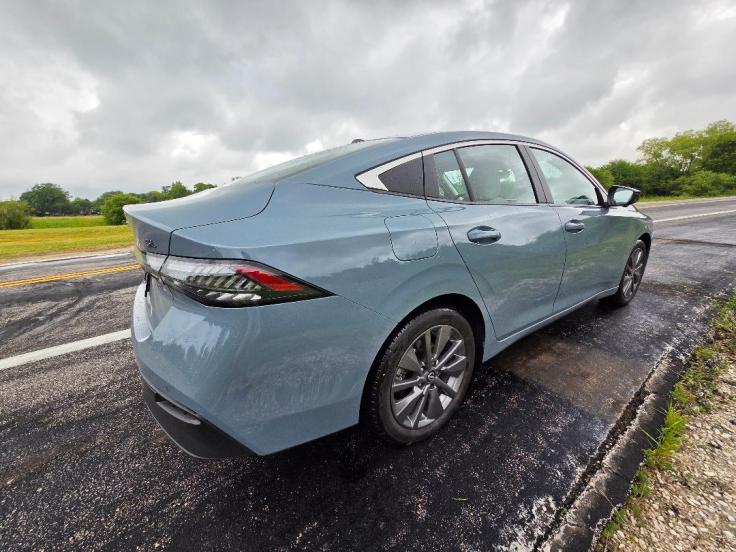 Nissan updates Sentra's exterior and interior while adding more tech and keeping the price low to remain a bargain.